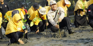 Selamatkan Bumi, PKS Jateng Kerahkan 45.000 Kader Wanita